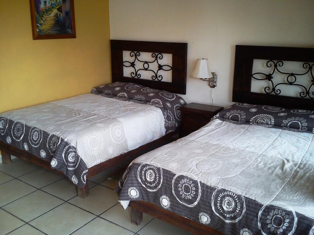 Hotel Los Balcones Parras de la Fuente Bilik gambar
