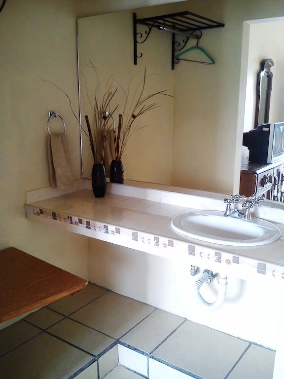Hotel Los Balcones Parras de la Fuente Bilik gambar